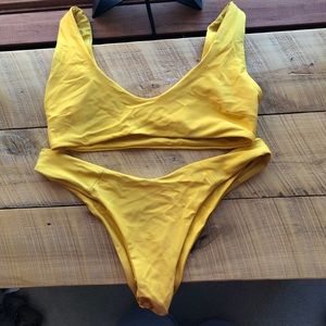 Black bough swim mango